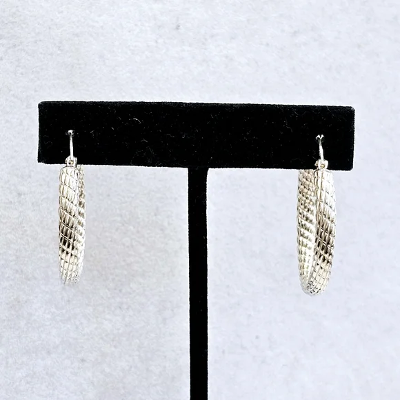 Sterling 925 Textured Rope Hoop Earrings - Picture 8 of 12